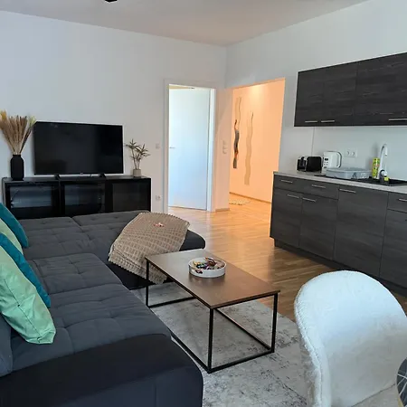 Moderne 2-zimmer Mit Klima & Parkplatz In 公寓 *